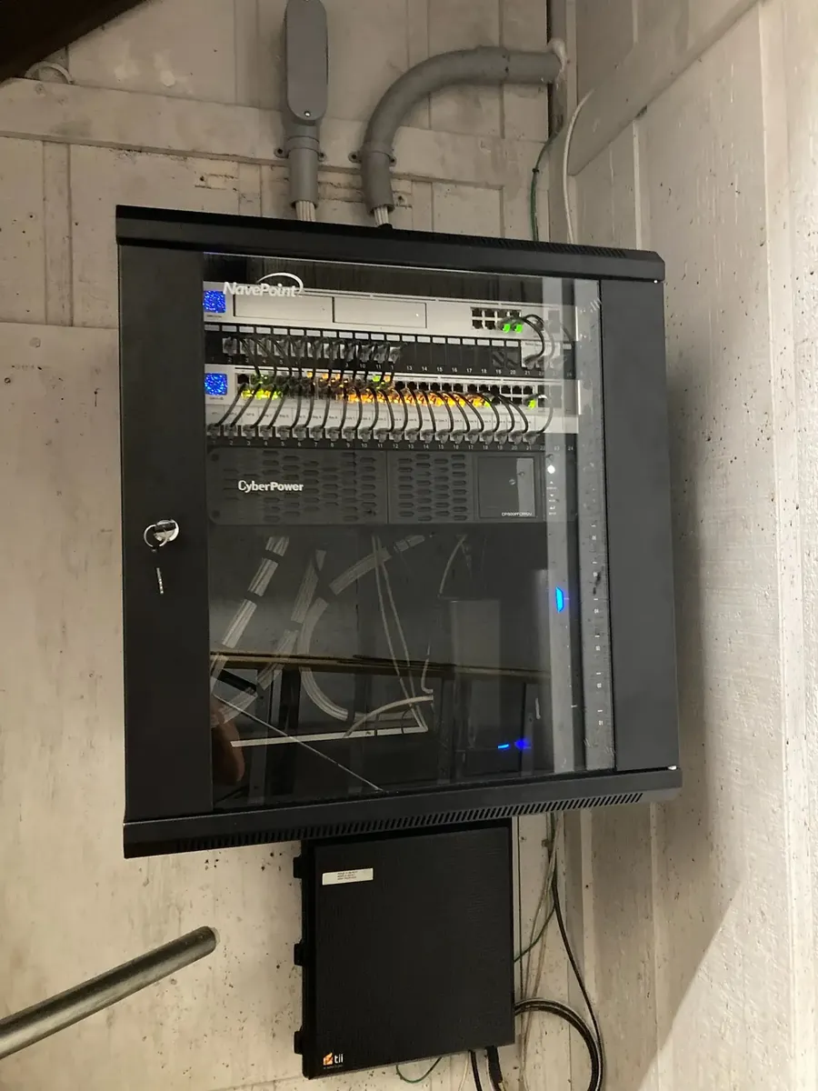 Auto Repair Shop Security Cameras, Wi-Fi & Network Rack photo 2