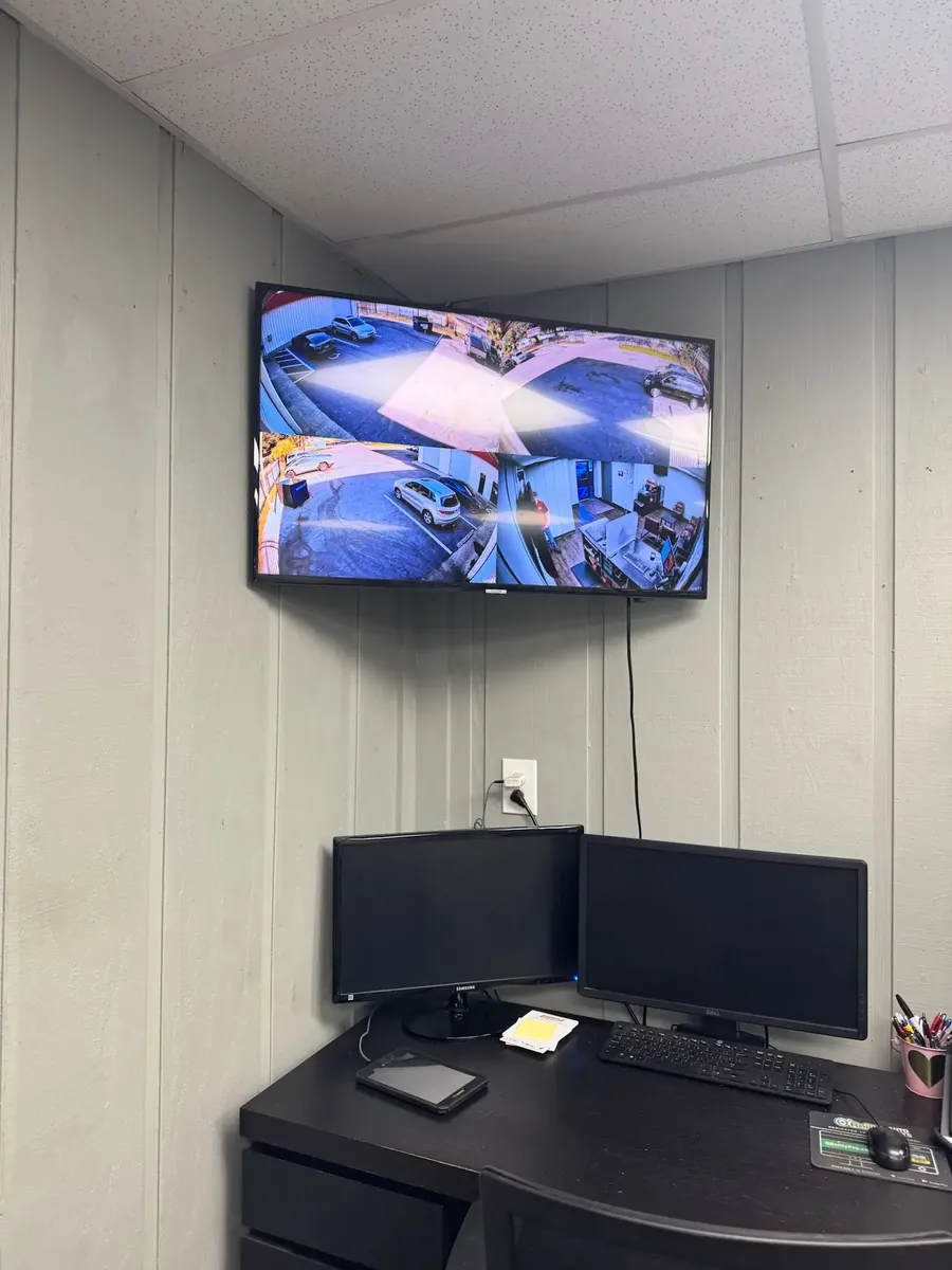 Auto Repair Shop Security Cameras, Wi-Fi & Network Rack photo 3