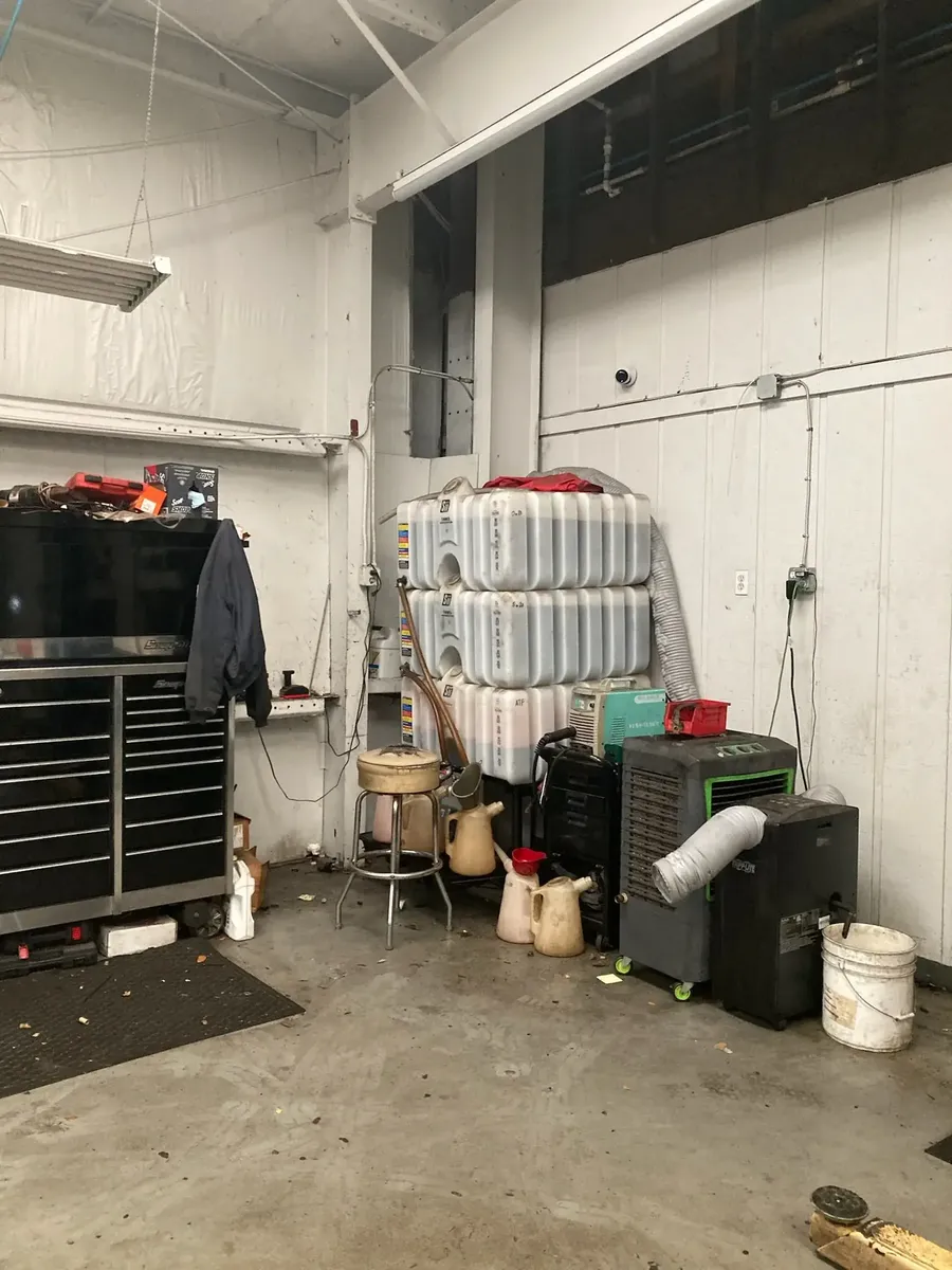 Auto Repair Shop Security Cameras, Wi-Fi & Network Rack photo 4