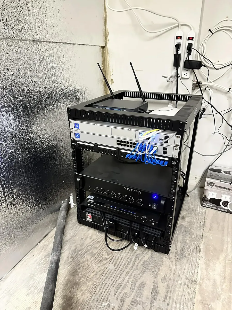 Big Daddy J's 5 Great Things Full AV & IT Buildout photo 3