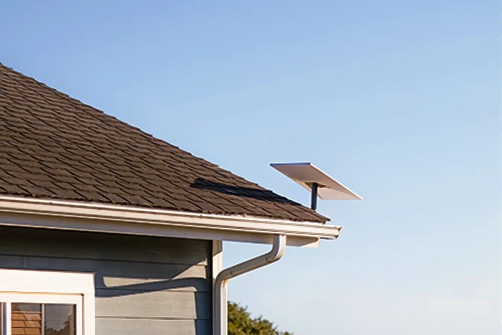 Starlink dish installed on a seasonal home in Brevard County, Florida
